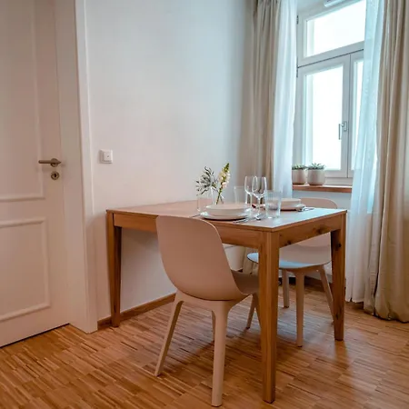 Apartment Ferienwohnung Altstadt Regensburg *
